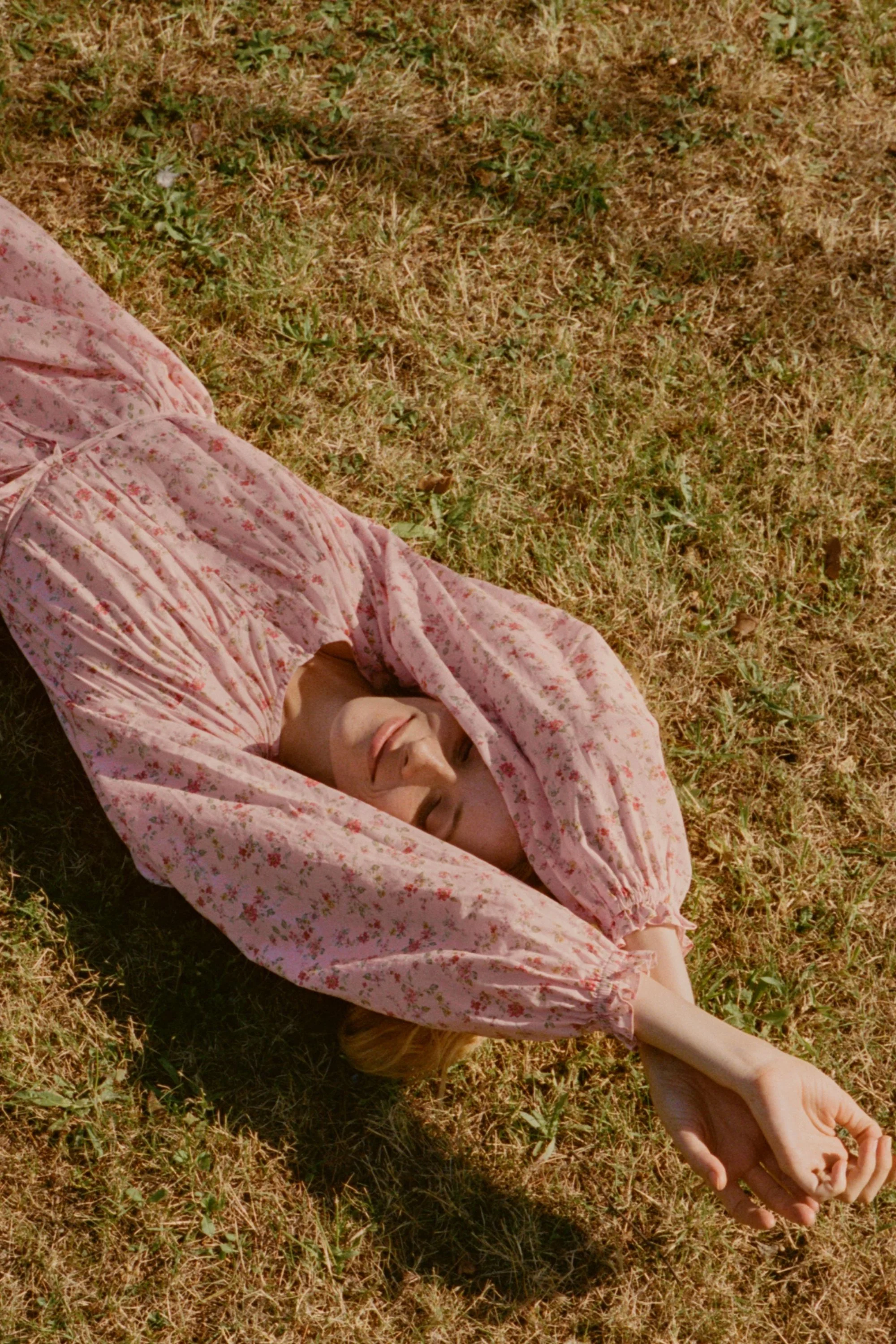 Ava Maxi Dress in Blossom Pink Floral - Image 5